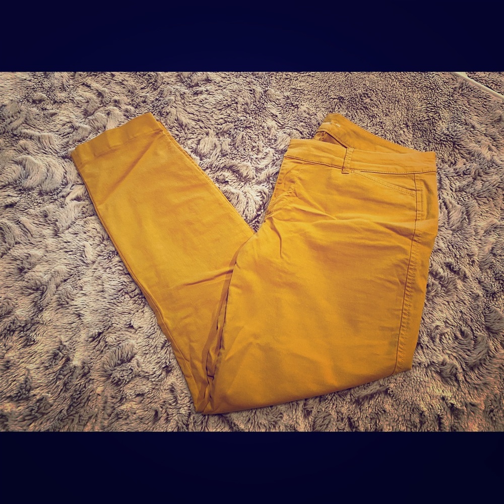 Old Navy Pixie Ankle pants